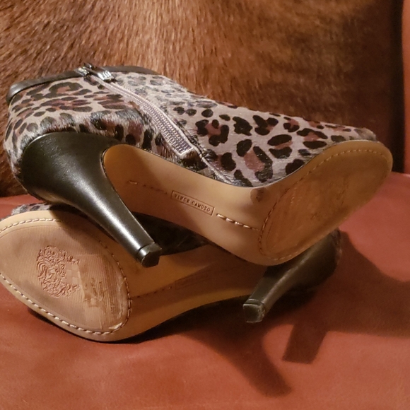 Women's Black and  Olive Animal Print Fur Booties - Picture 5 of 5